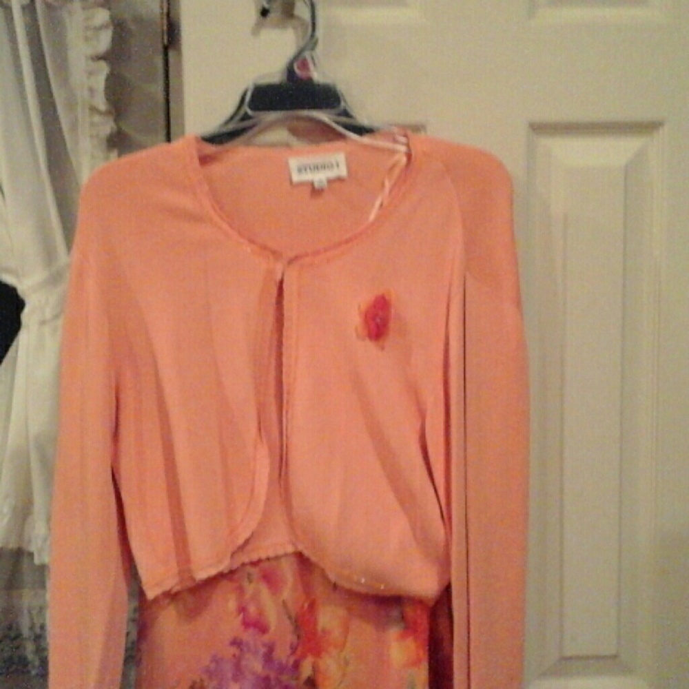 Dress - Picture 3 of 3